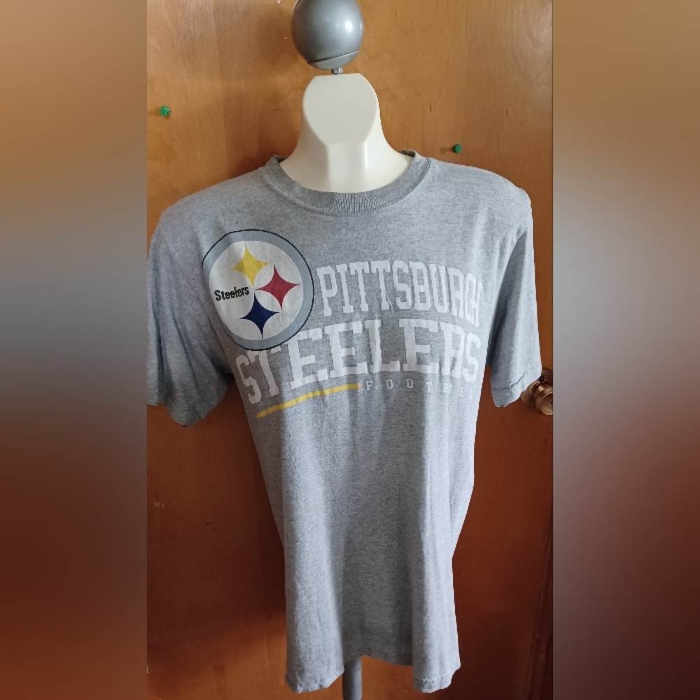 Rebach Pittsburgh Steelers, football T-shirt. MED